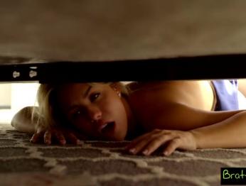 "просто поторопись и трахни меня, тогда вытащи меня отсюда" застряла сводная сестра