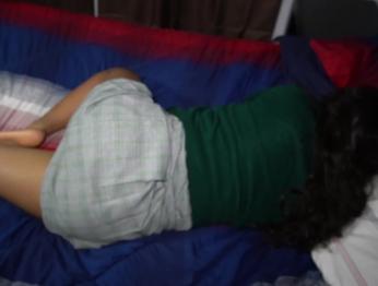 супер милая школьница трахается в задницу после школьной вечеринки