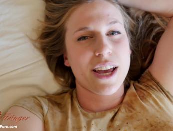 Сводная сестра принимает твой огромный член после проигрыша ставки 4k